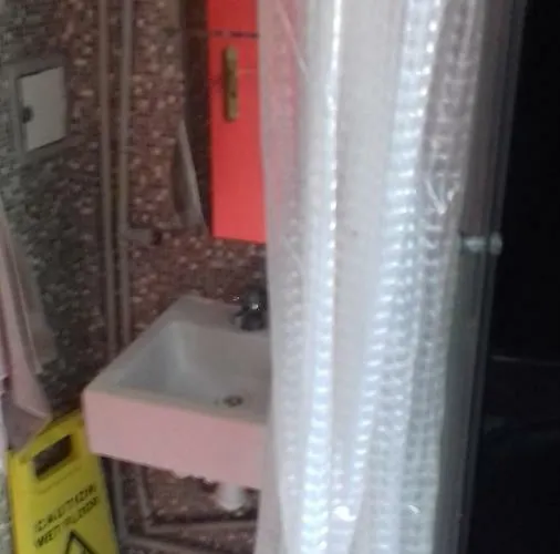 Metro Centrum Bed Homestay szállás *